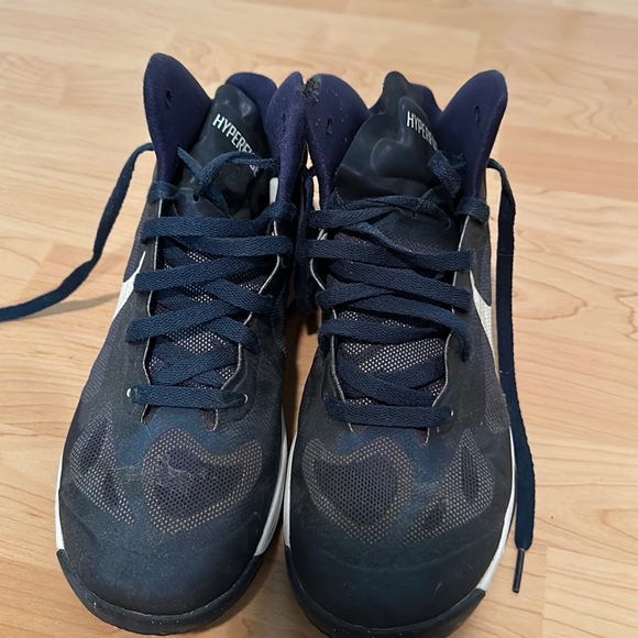 Nike size 8 Hyperfuse shoes - Picture 1 of 5